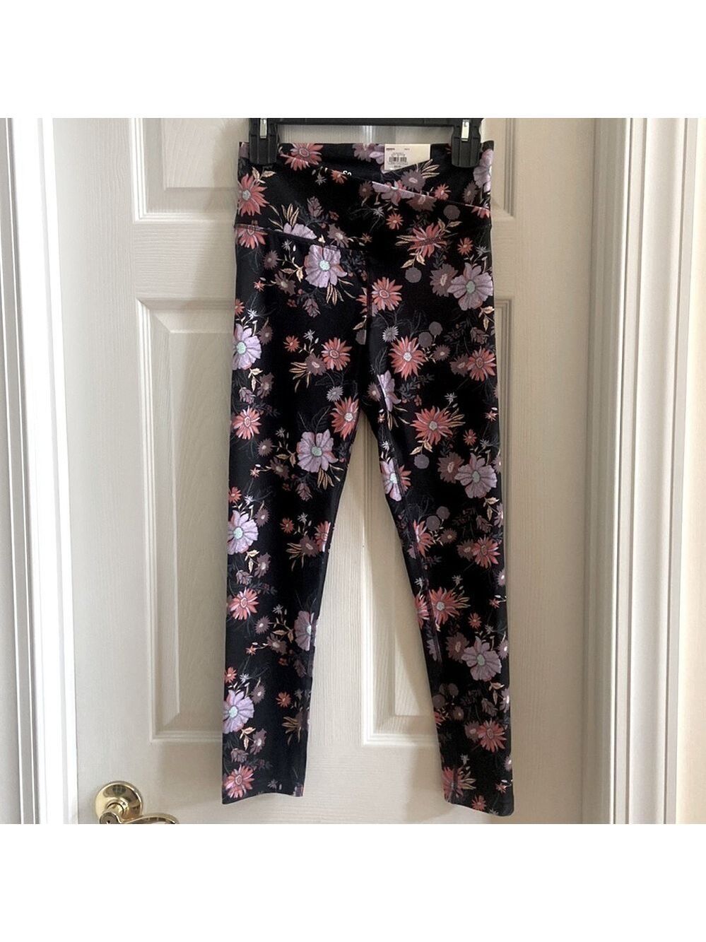 SO Sporty High Rise Leggings Black Floral Women's Small